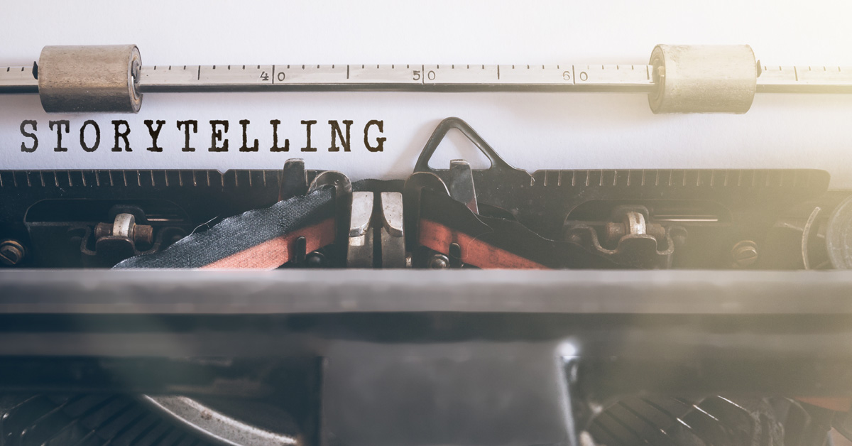 Nahaufnahme einer alten Schreibmaschine, auf der in großen Lettern das Wort Storytelling zu lesen ist